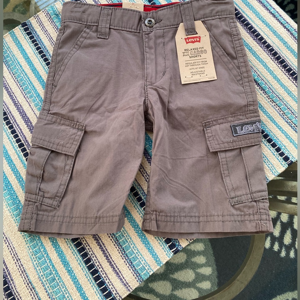NWT Levi’s relaxed fit xx cargo shorts size  2 Toddler